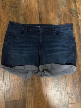Old Navy High Rise Wow Short Dark Wash